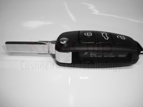 Audi A4 3-Tasten Funkschlüssel 433 Mhz